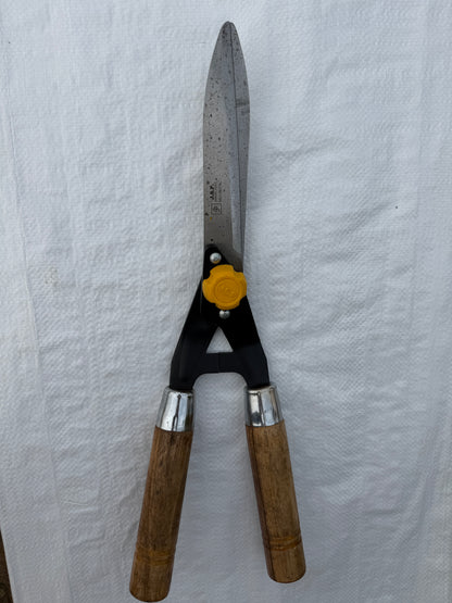 HEDGE SHEAR